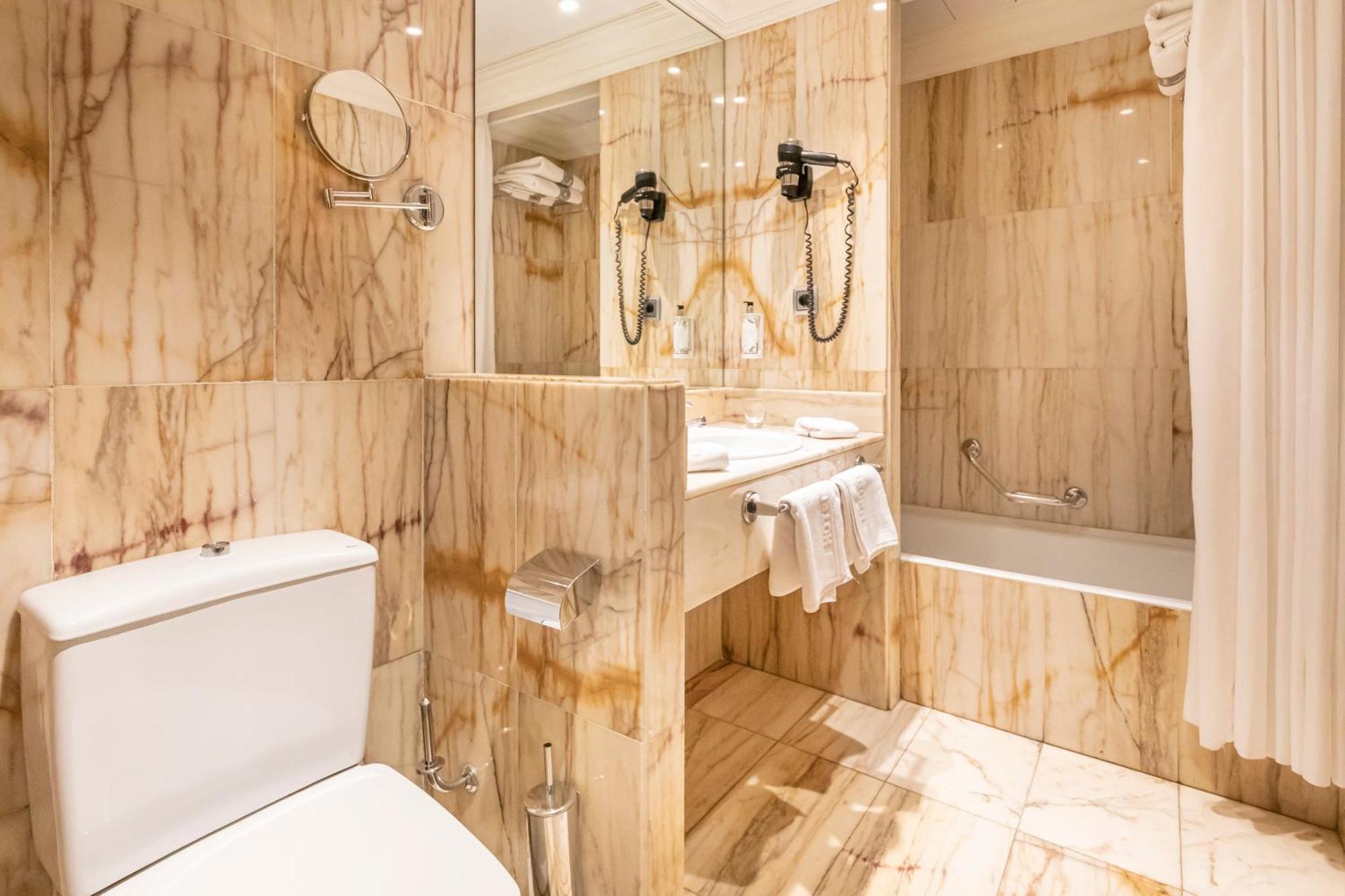 Habitus Hotel Europa Памплона Экстерьер фото
