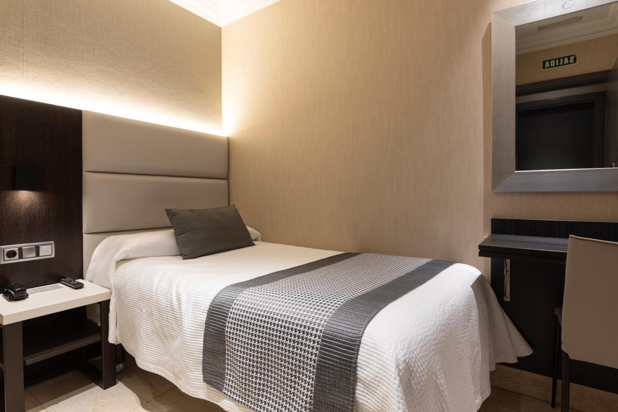 Habitus Hotel Europa Памплона Экстерьер фото