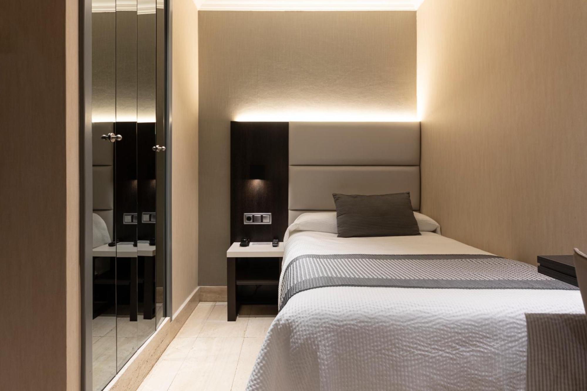 Habitus Hotel Europa Памплона Экстерьер фото
