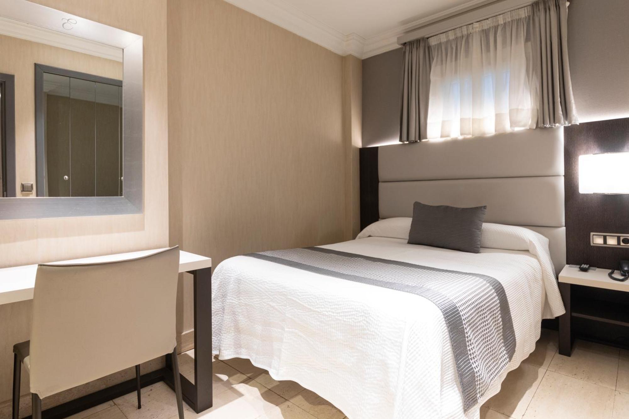 Habitus Hotel Europa Памплона Экстерьер фото