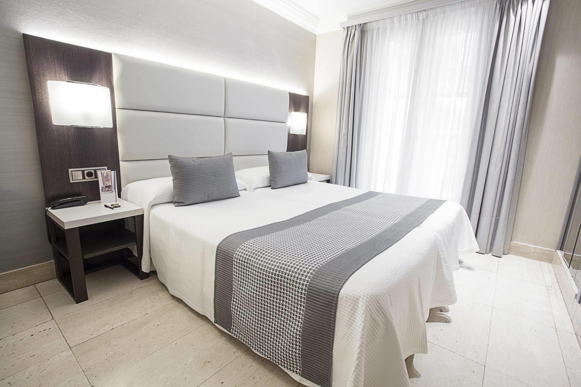 Habitus Hotel Europa Памплона Экстерьер фото