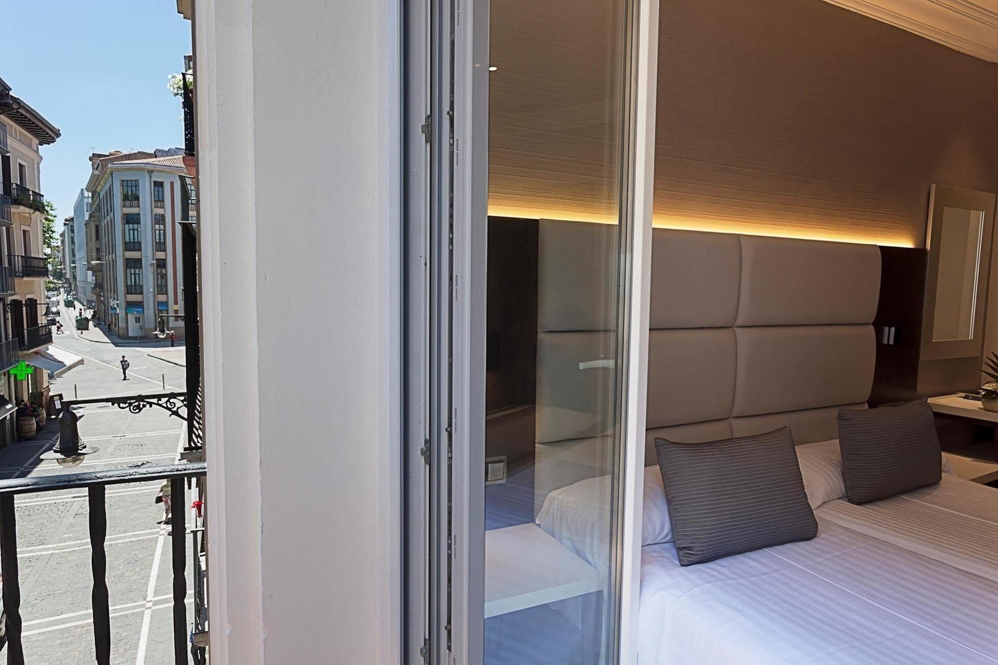 Habitus Hotel Europa Памплона Экстерьер фото